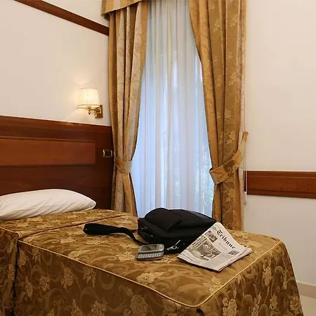 ホテル San Carlo ローマ